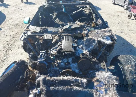 1991 Chevrolet Corvette z USA, uszkodzony, nr VIN 1G1YY2388M5116685